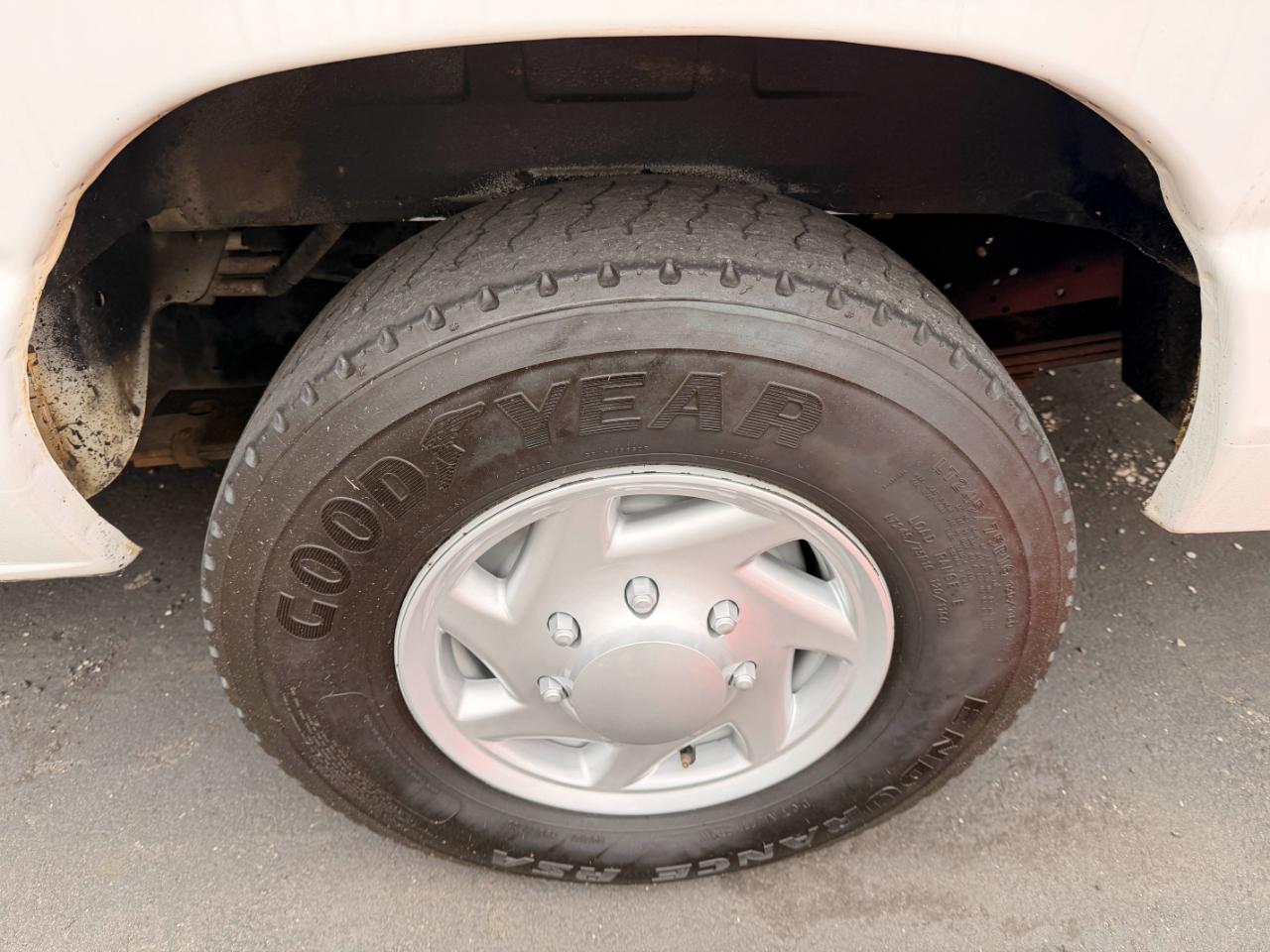 Ford Econoline E-350 XLT Super Duty Extended 2012