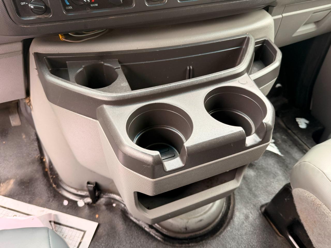 Ford Econoline E-350 XLT Super Duty Extended 2012