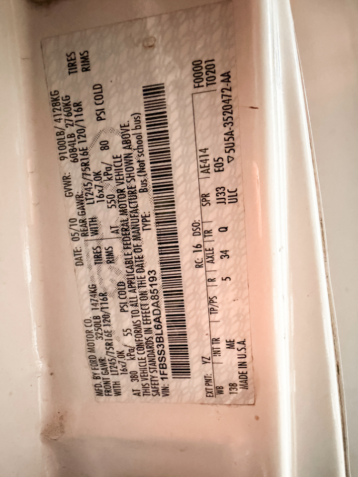 Ford Econoline E-350 XL Super Duty Extended 2010