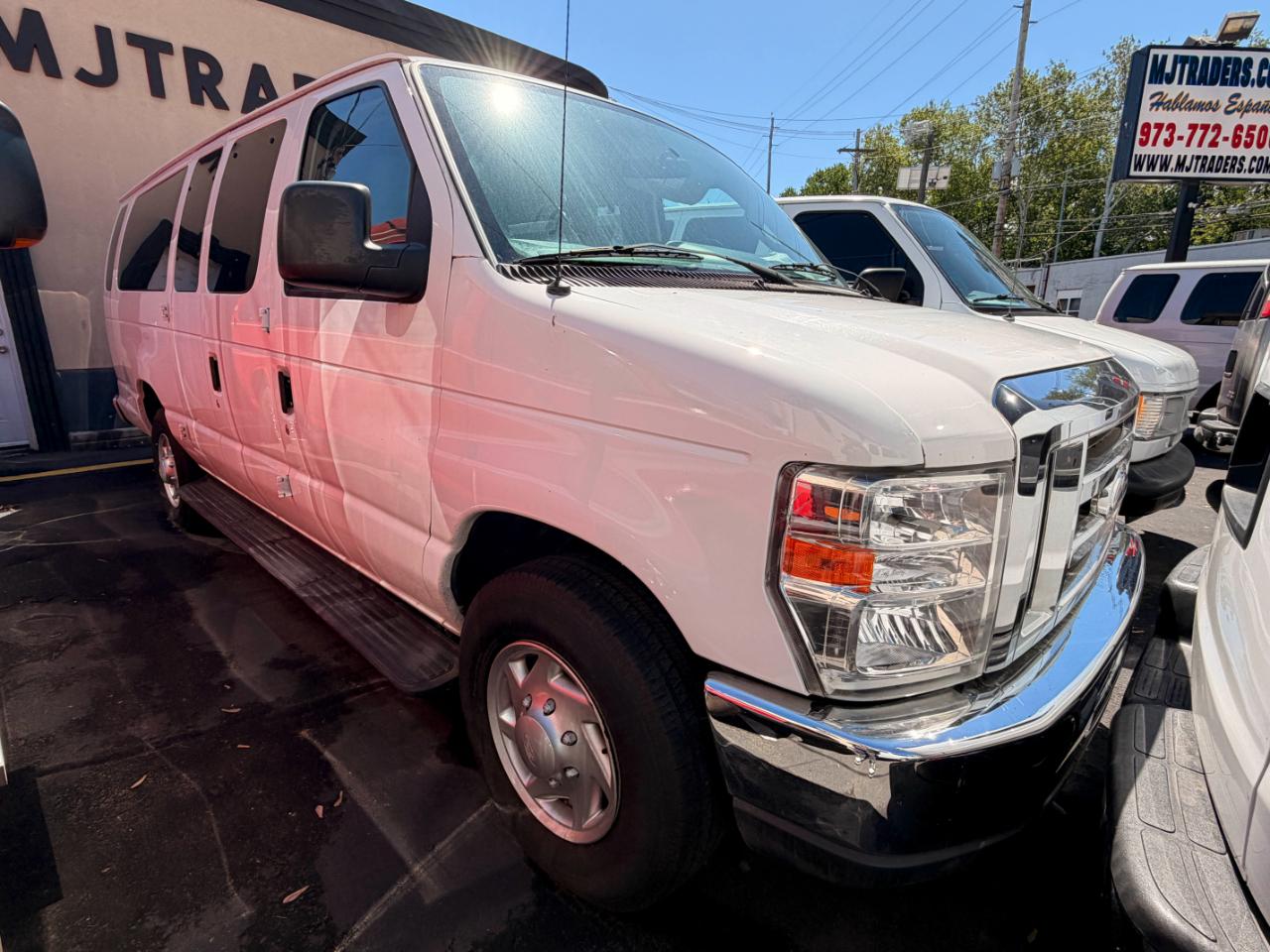 Ford Econoline E-350 XL Super Duty Extended 2010