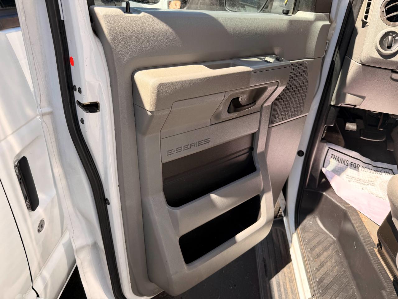 Ford Econoline E-350 XL Super Duty Extended 2010