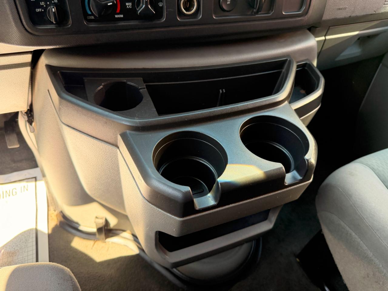 Ford Econoline E-350 XL Super Duty Extended 2010