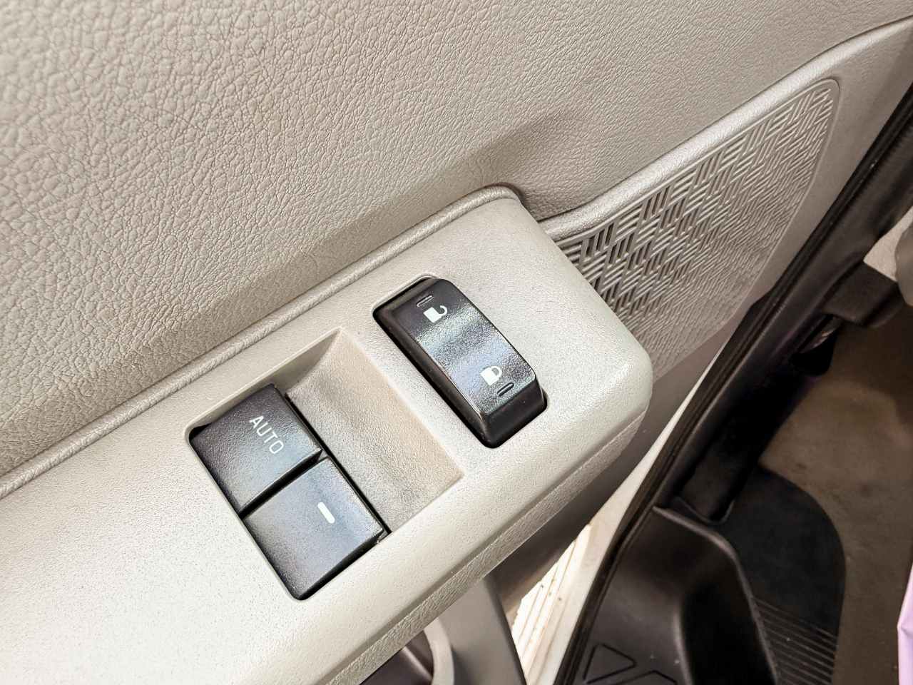 Ford Econoline E-350 XL Super Duty Extended 2010