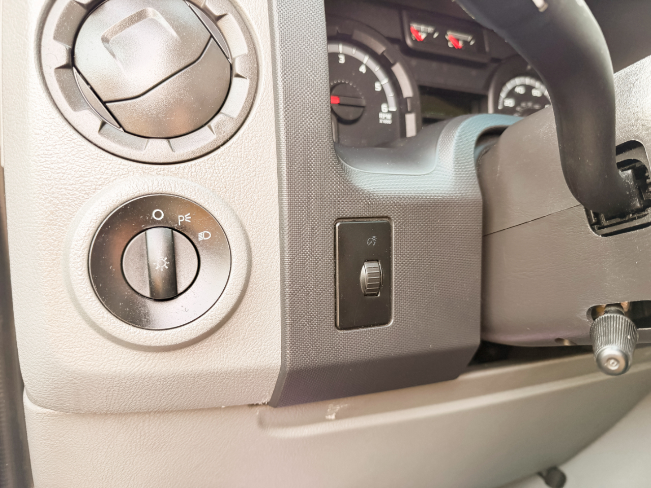 Ford Econoline E-350 XL Super Duty Extended 2010