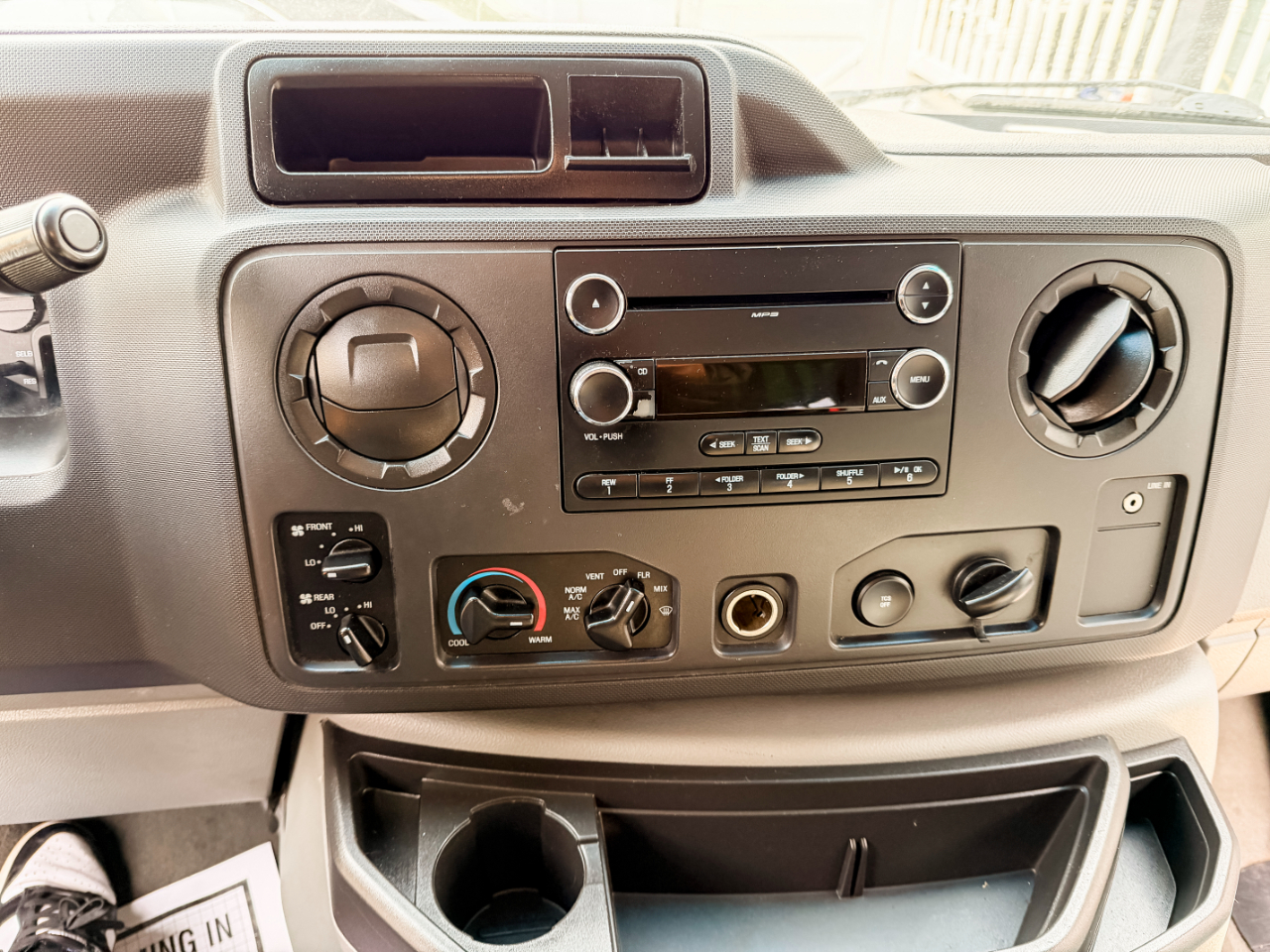 Ford Econoline E-350 XL Super Duty Extended 2010