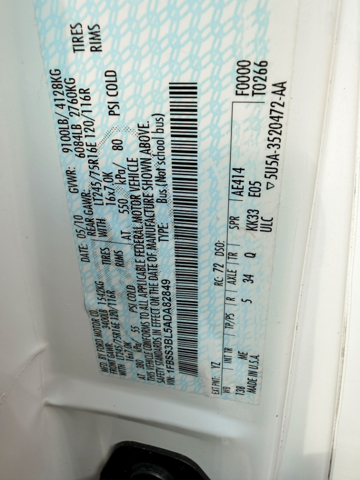 Ford Econoline E-350 XL Super Duty Extended 2010