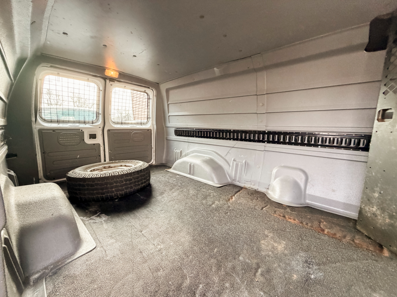 Ford Econoline E-250 2008