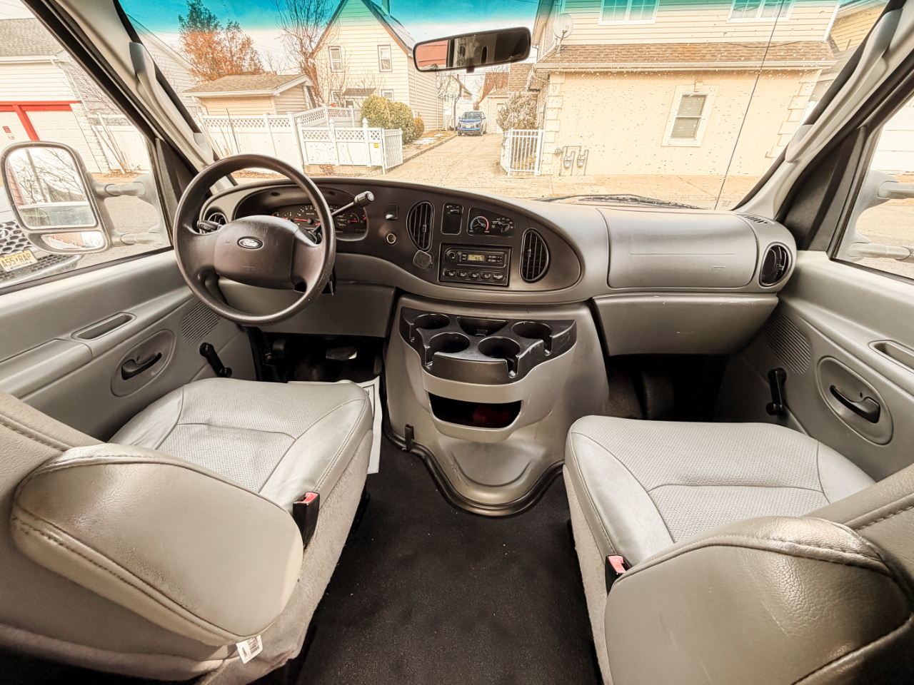 Ford Econoline E-250 2008