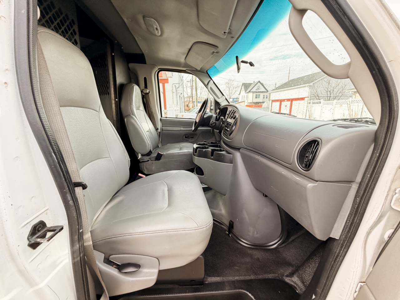 Ford Econoline E-250 2008