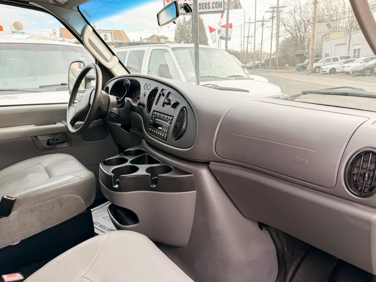 Ford Econoline E-250 2008