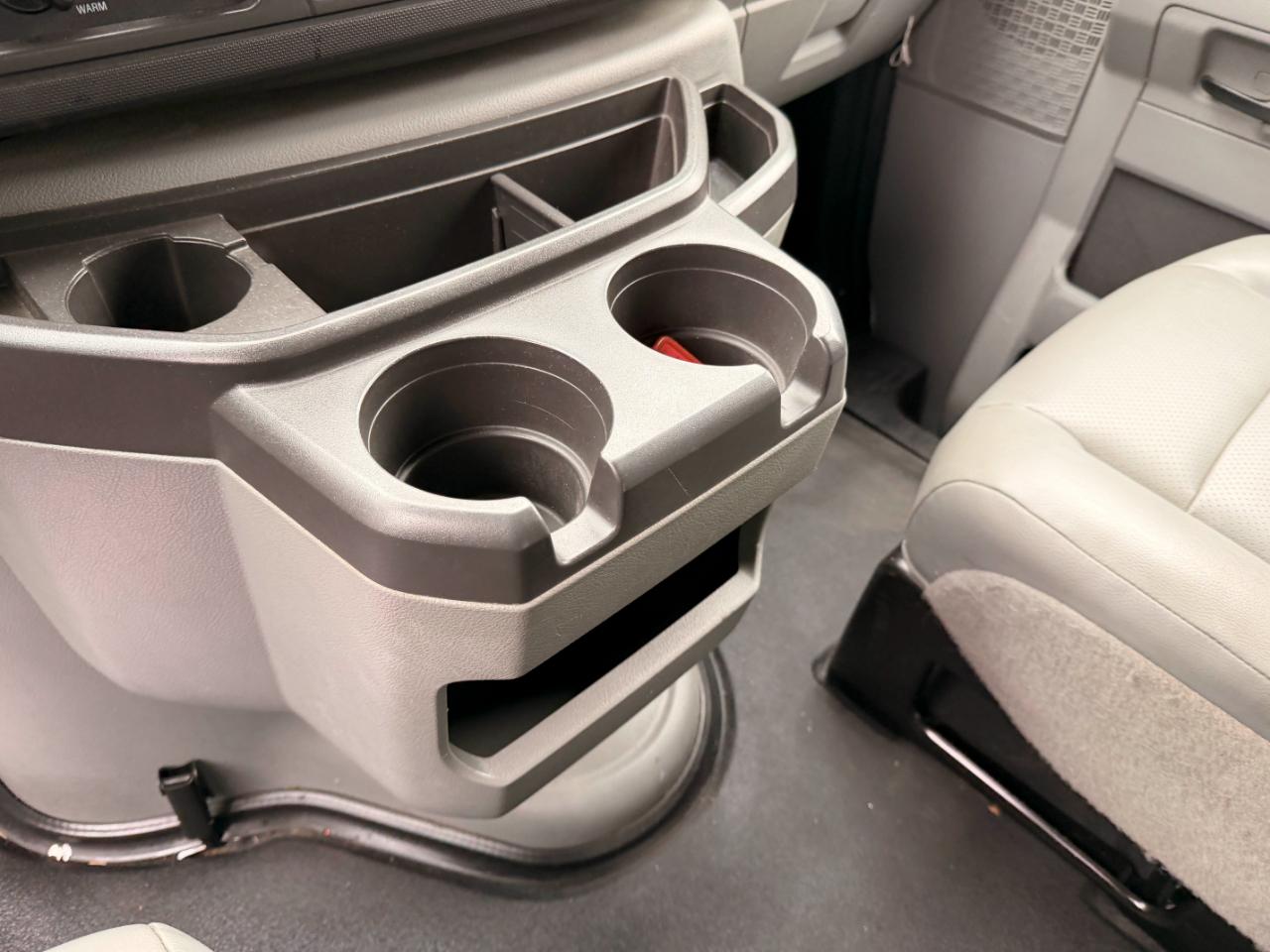 Ford Econoline E-250 Extended 2012