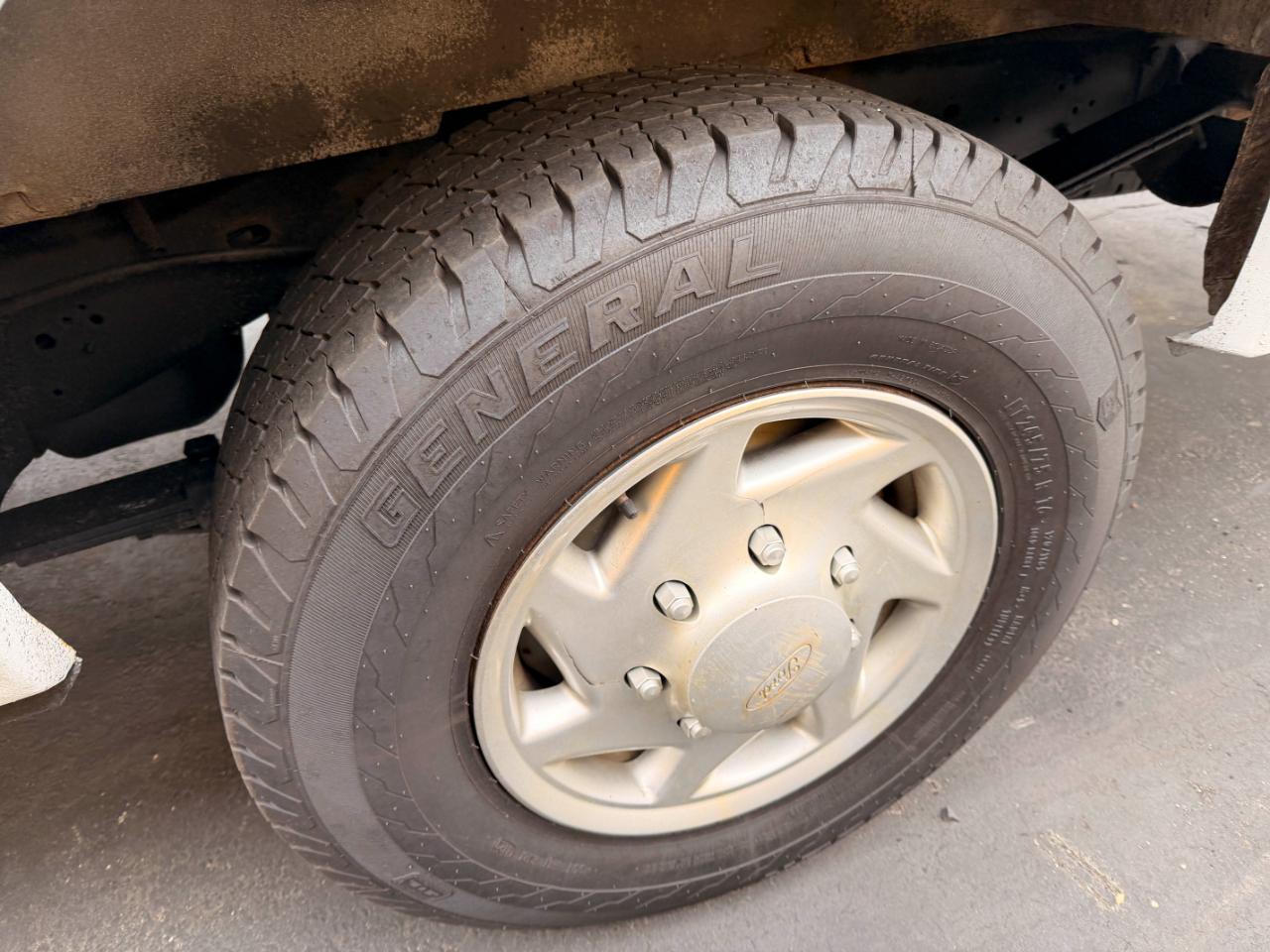 Ford Econoline E-250 Extended 2012