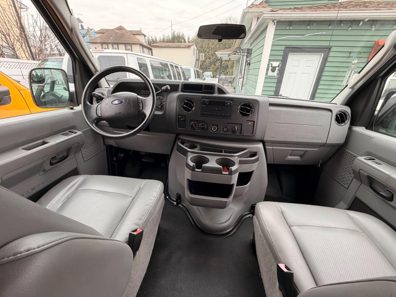 Ford Econoline E-250 Extended 2012