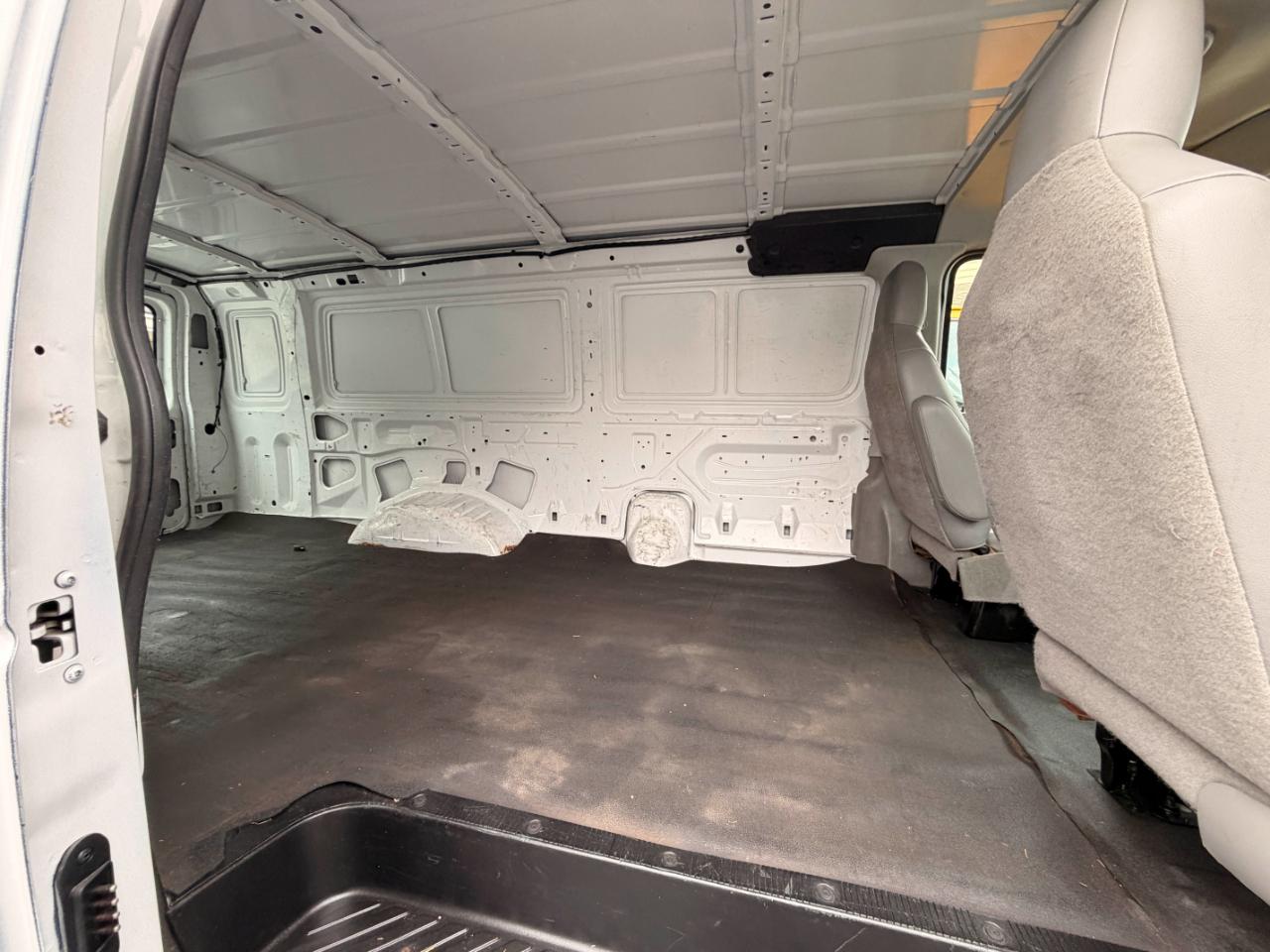 Ford Econoline E-250 Extended 2012