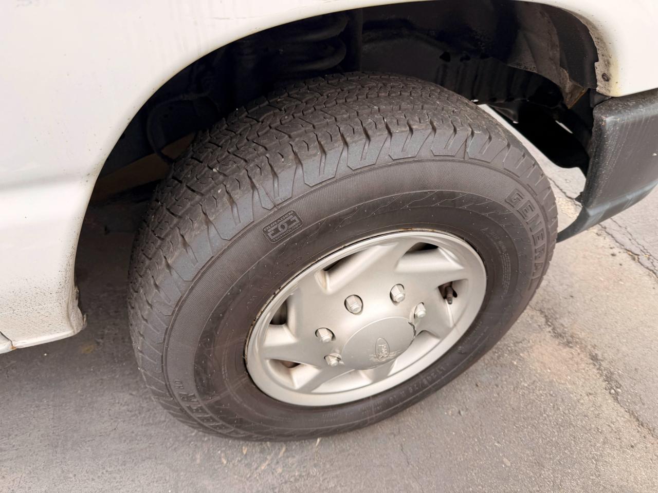 Ford Econoline E-250 Extended 2012