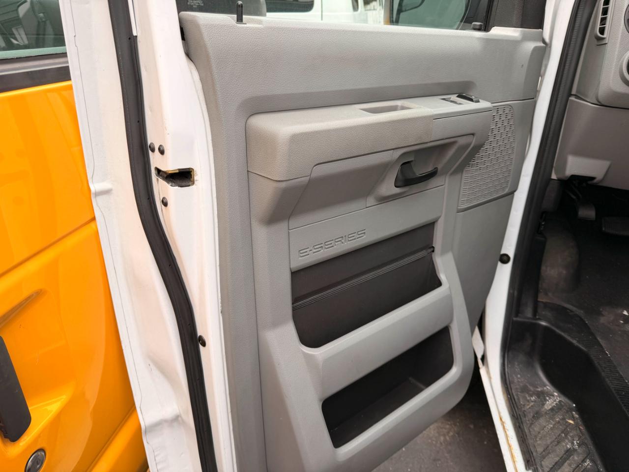 Ford Econoline E-250 Extended 2012