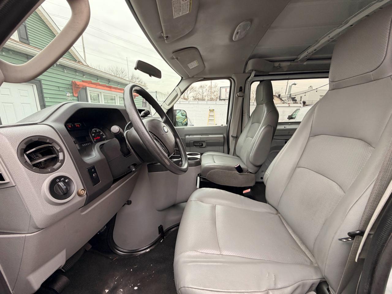 Ford Econoline E-250 Extended 2012