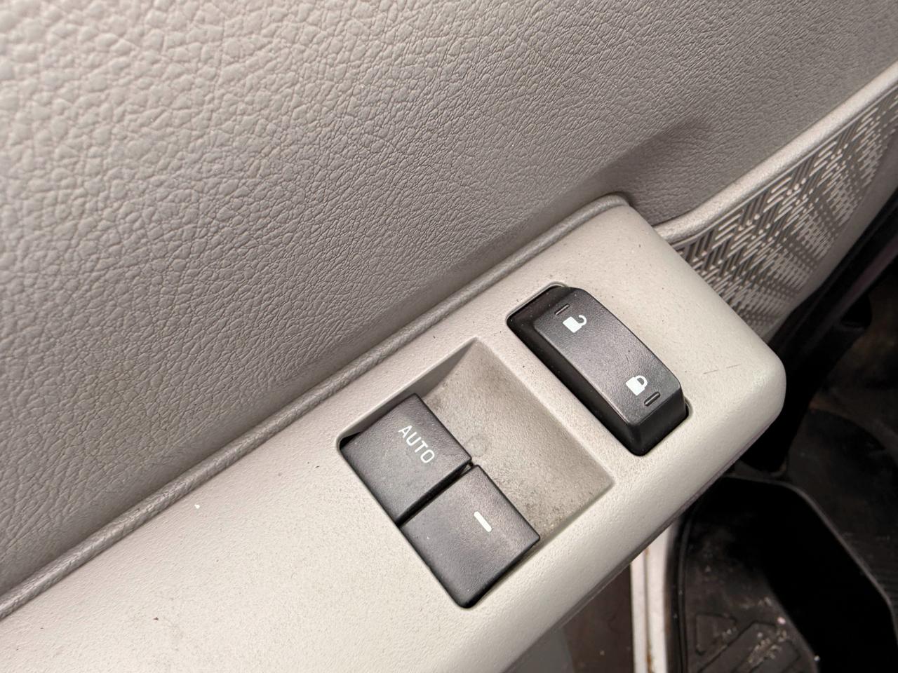 Ford Econoline E-250 Extended 2012