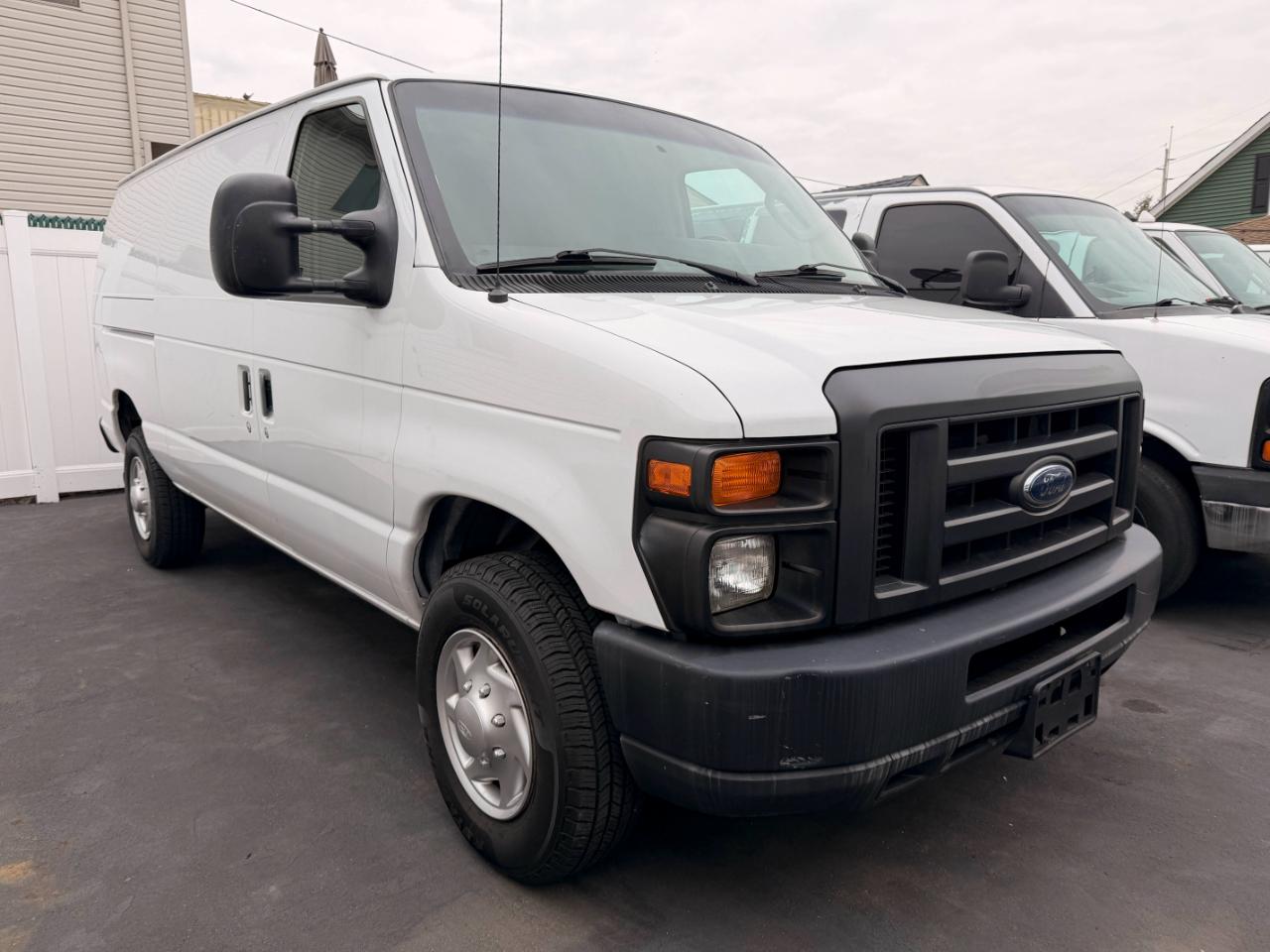 Ford Econoline E-350 Super Duty 2011