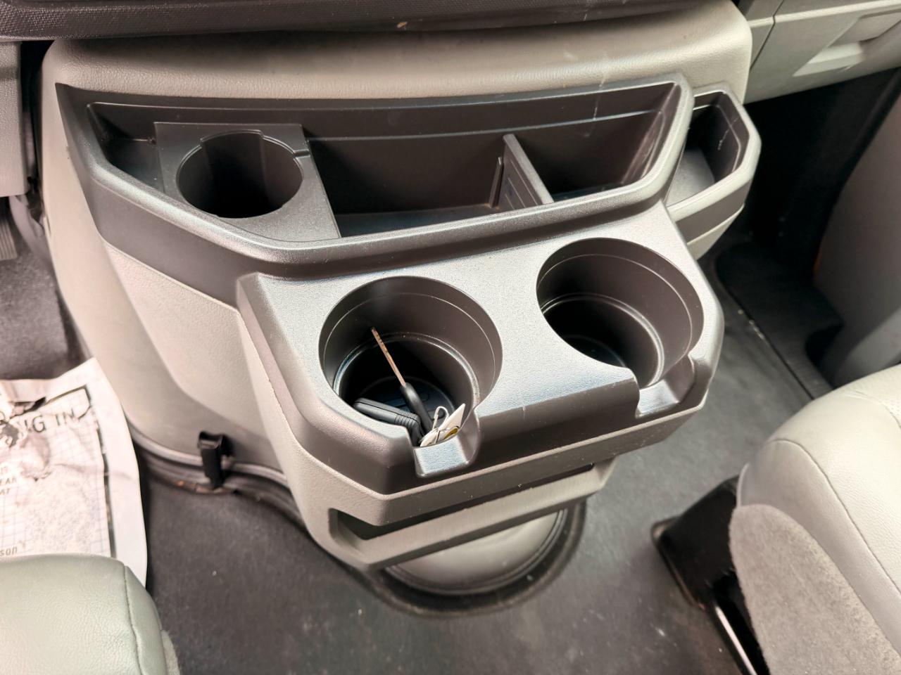 Ford Econoline E-350 Super Duty 2011