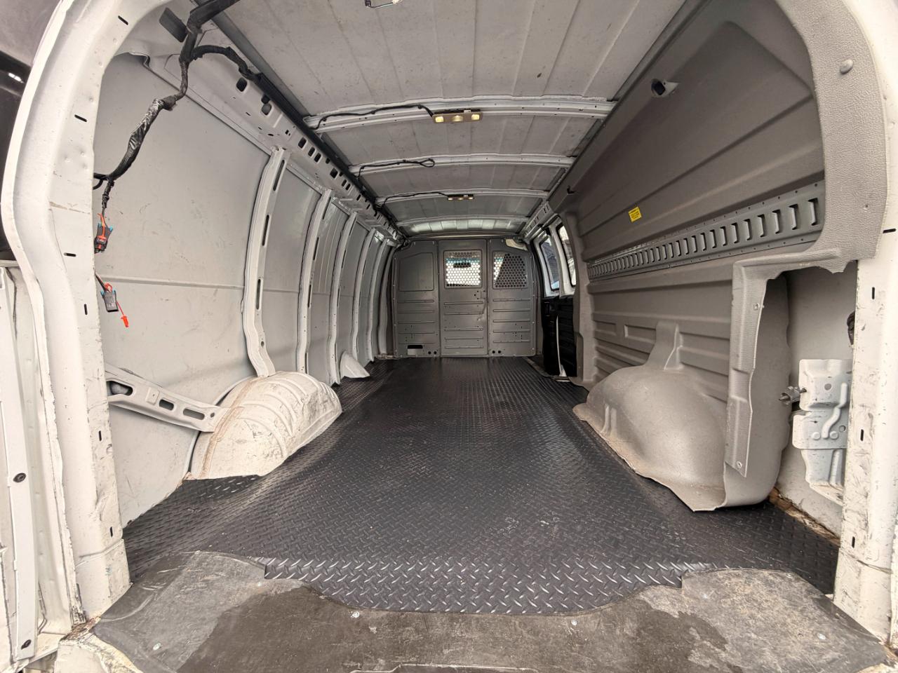 GMC Savana G2500 Extended Cargo 2016