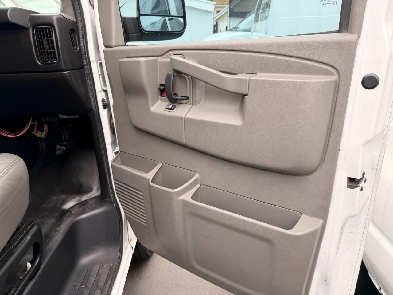 GMC Savana G2500 Extended Cargo 2016