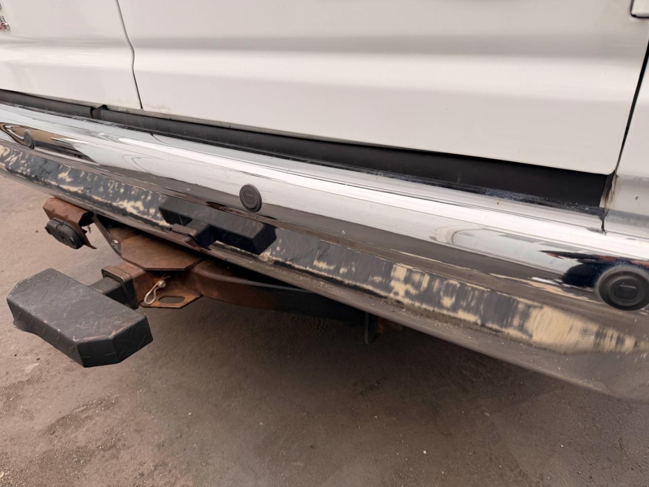 Ford Econoline E-350 XLT Super Duty Extended 2011