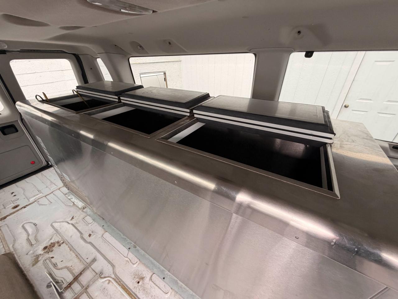 Ford Econoline E-350 XLT Super Duty Extended 2011