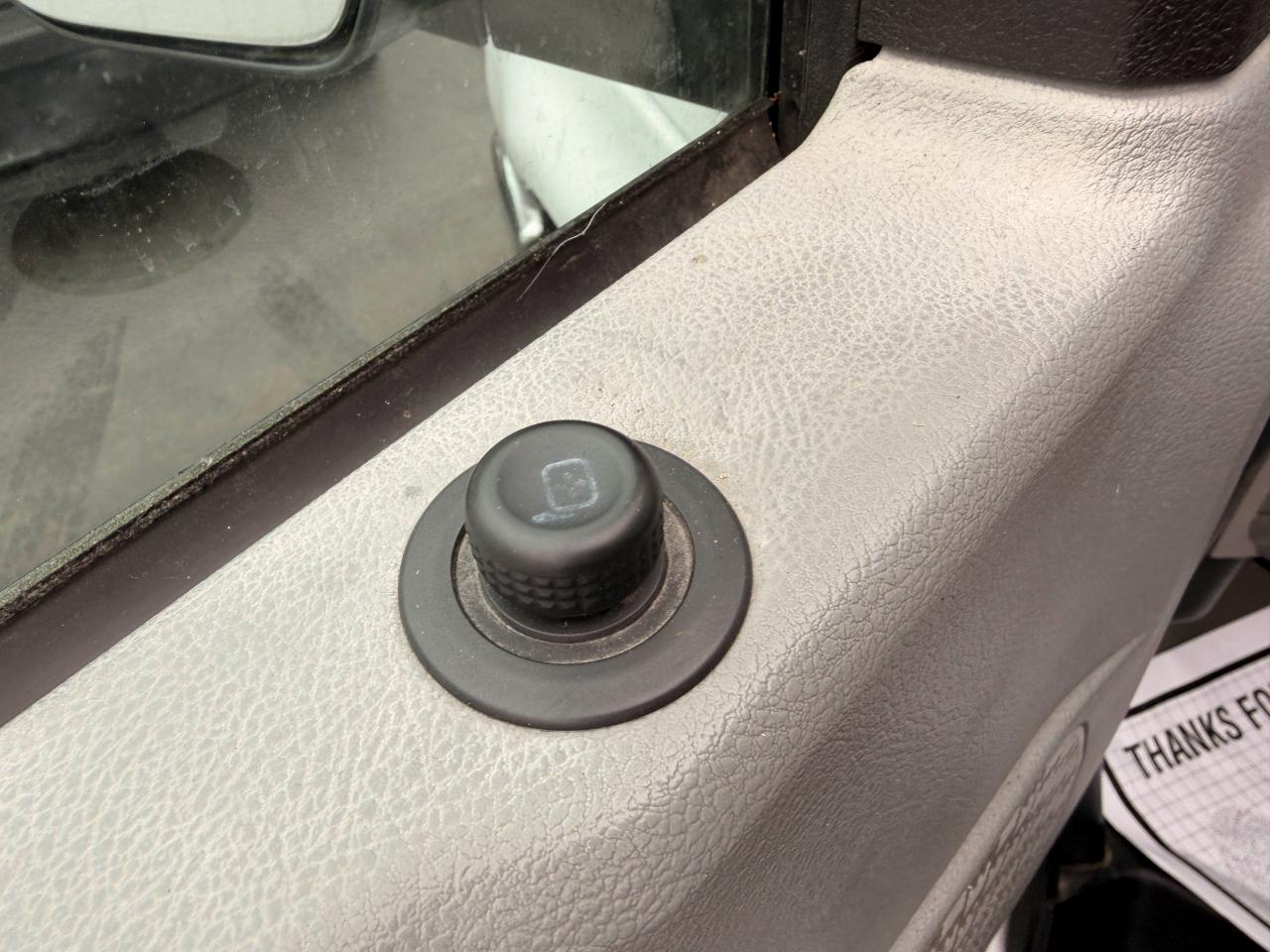 Ford Econoline E-350 XLT Super Duty Extended 2011