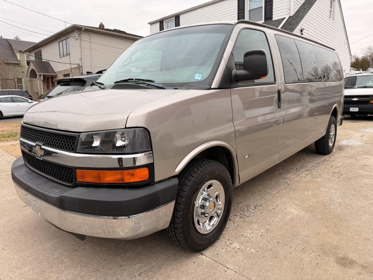 Chevrolet Express 3500 Extended 2004