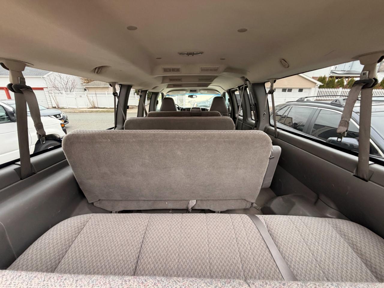 Chevrolet Express 3500 Extended 2004