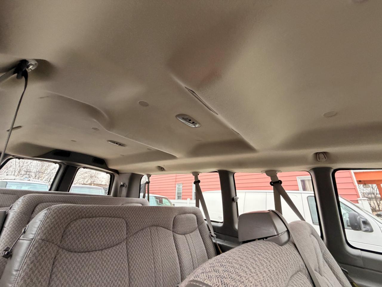 Chevrolet Express 3500 Extended 2004