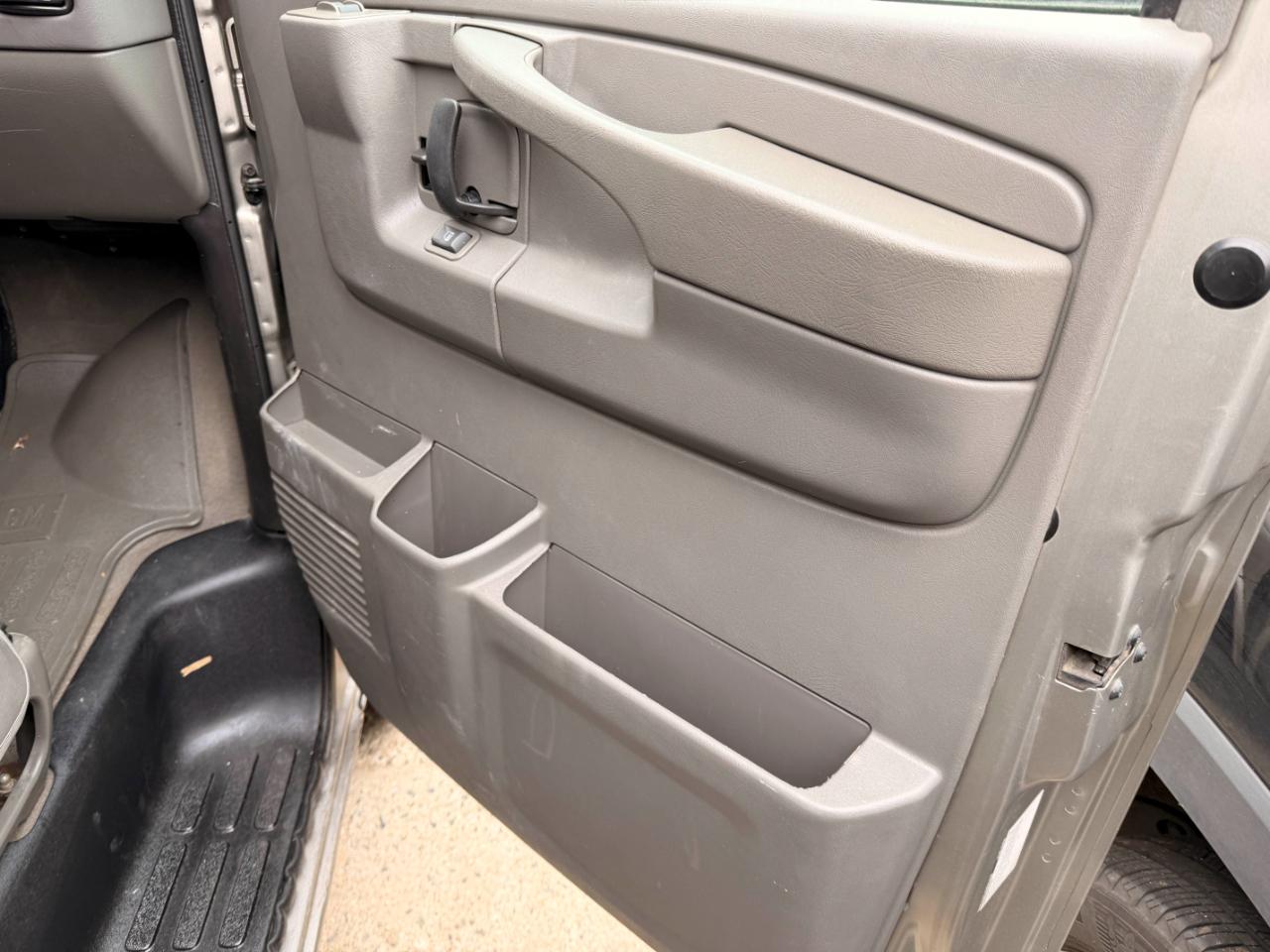 Chevrolet Express 3500 Extended 2004