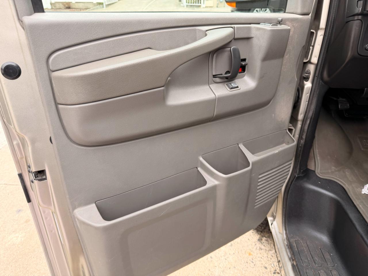 Chevrolet Express 3500 Extended 2004