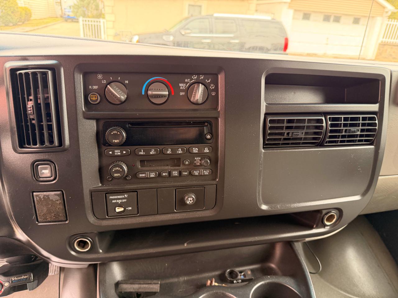 Chevrolet Express 3500 Extended 2004