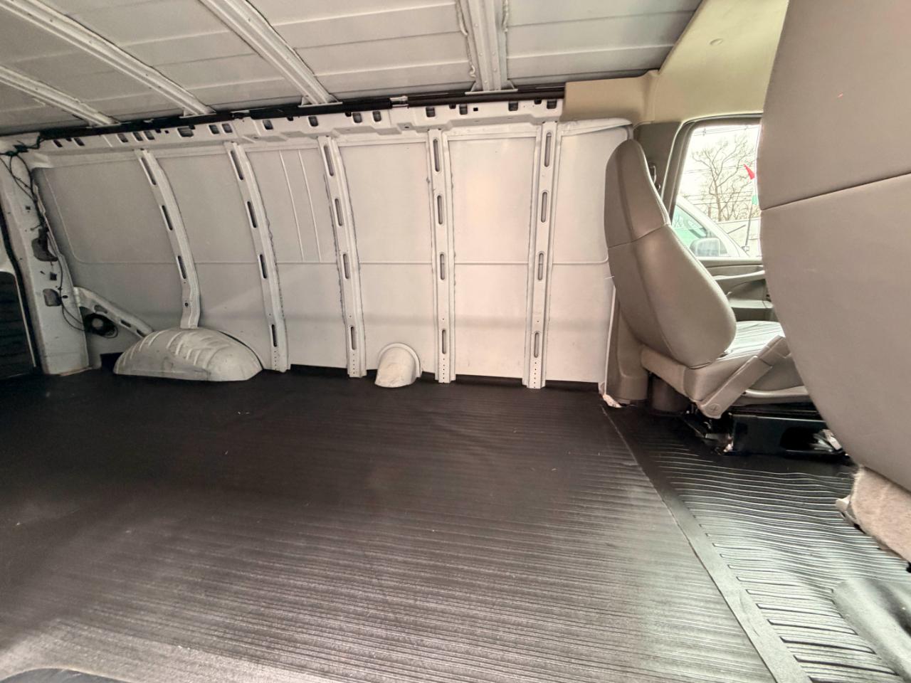 Chevrolet Express 2500 Extended Cargo 2006