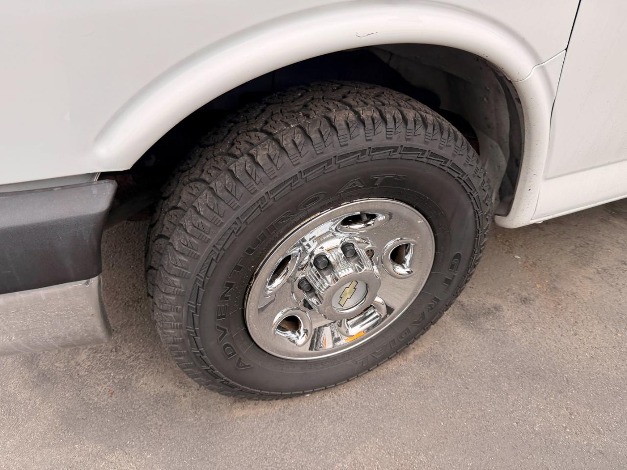 Chevrolet Express LT 3500 Extended 2011