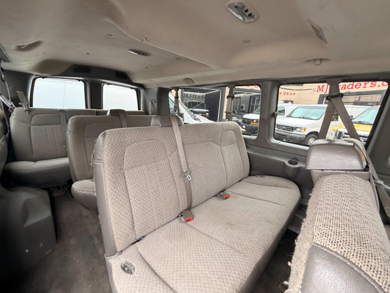 Chevrolet Express LT 3500 Extended 2011