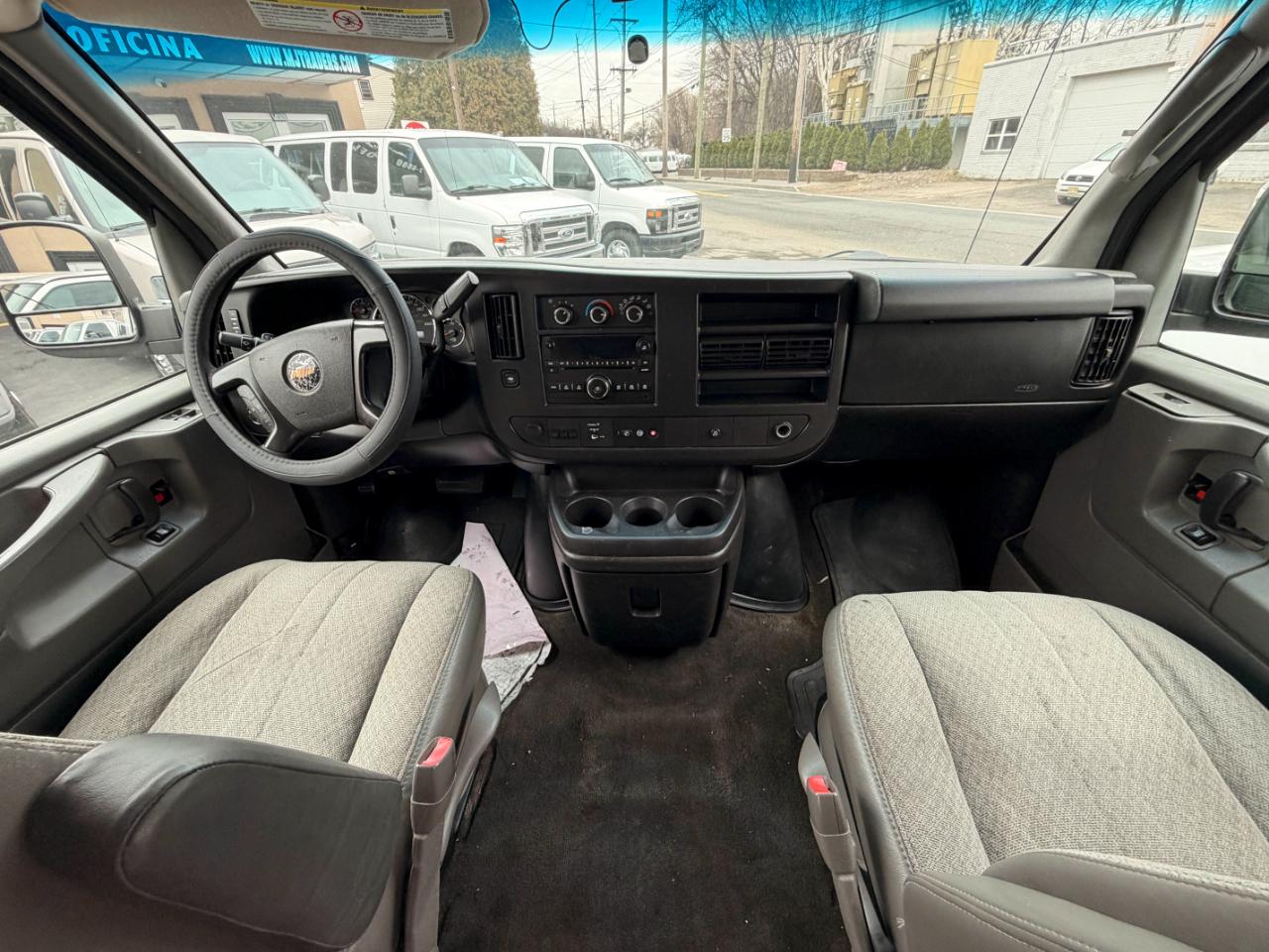 Chevrolet Express LT 3500 Extended 2011