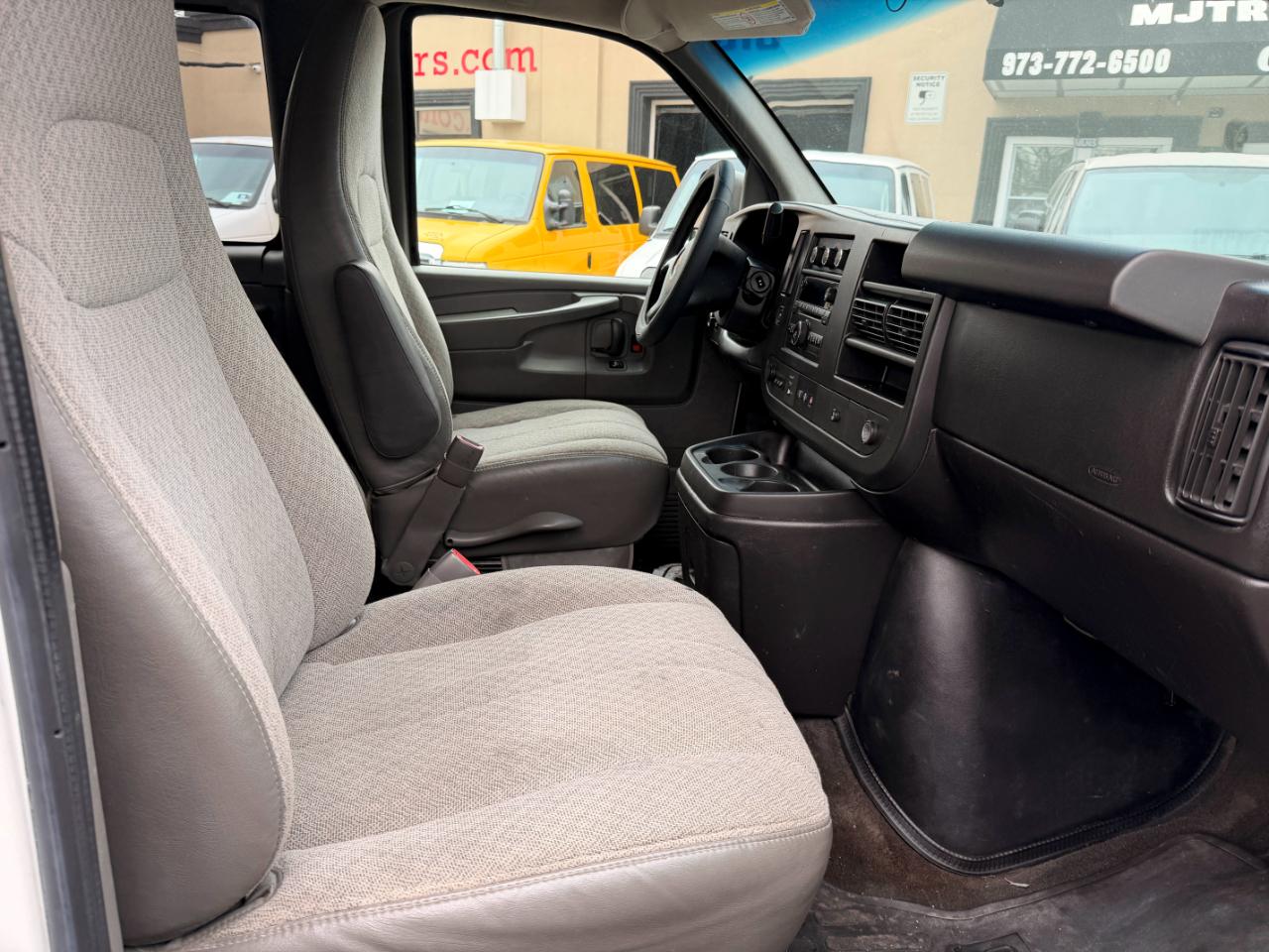 Chevrolet Express LT 3500 Extended 2011