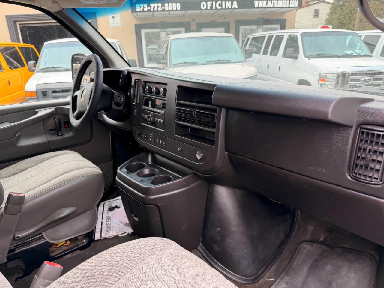 Chevrolet Express LT 3500 Extended 2011