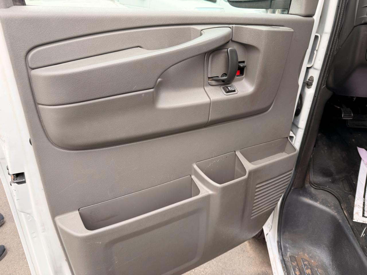 Chevrolet Express LT 3500 Extended 2011