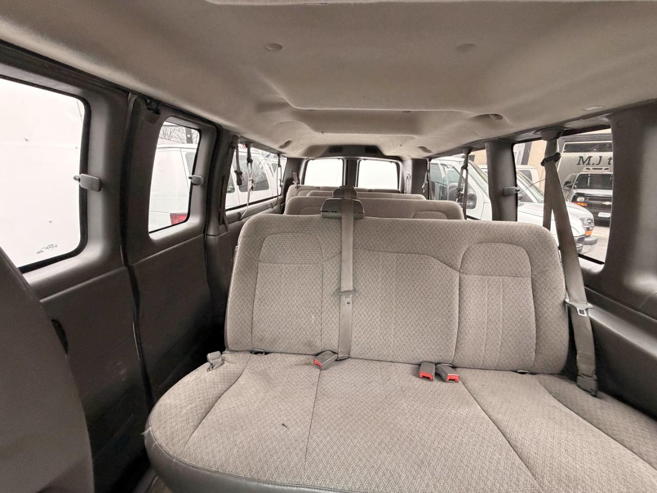 Chevrolet Express LT 3500 Extended 2011