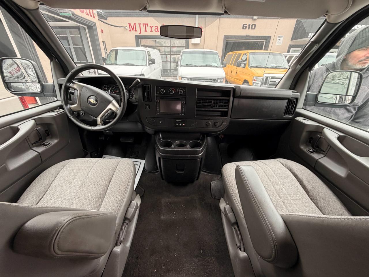 Chevrolet Express LT 1500 2014