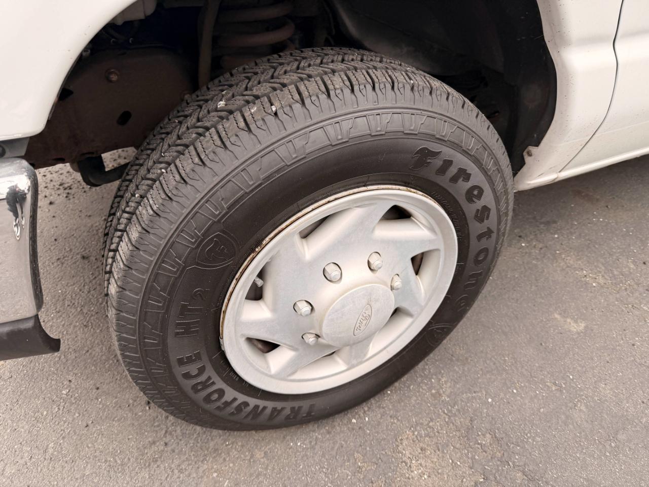 Ford Econoline E-150 XL 2008