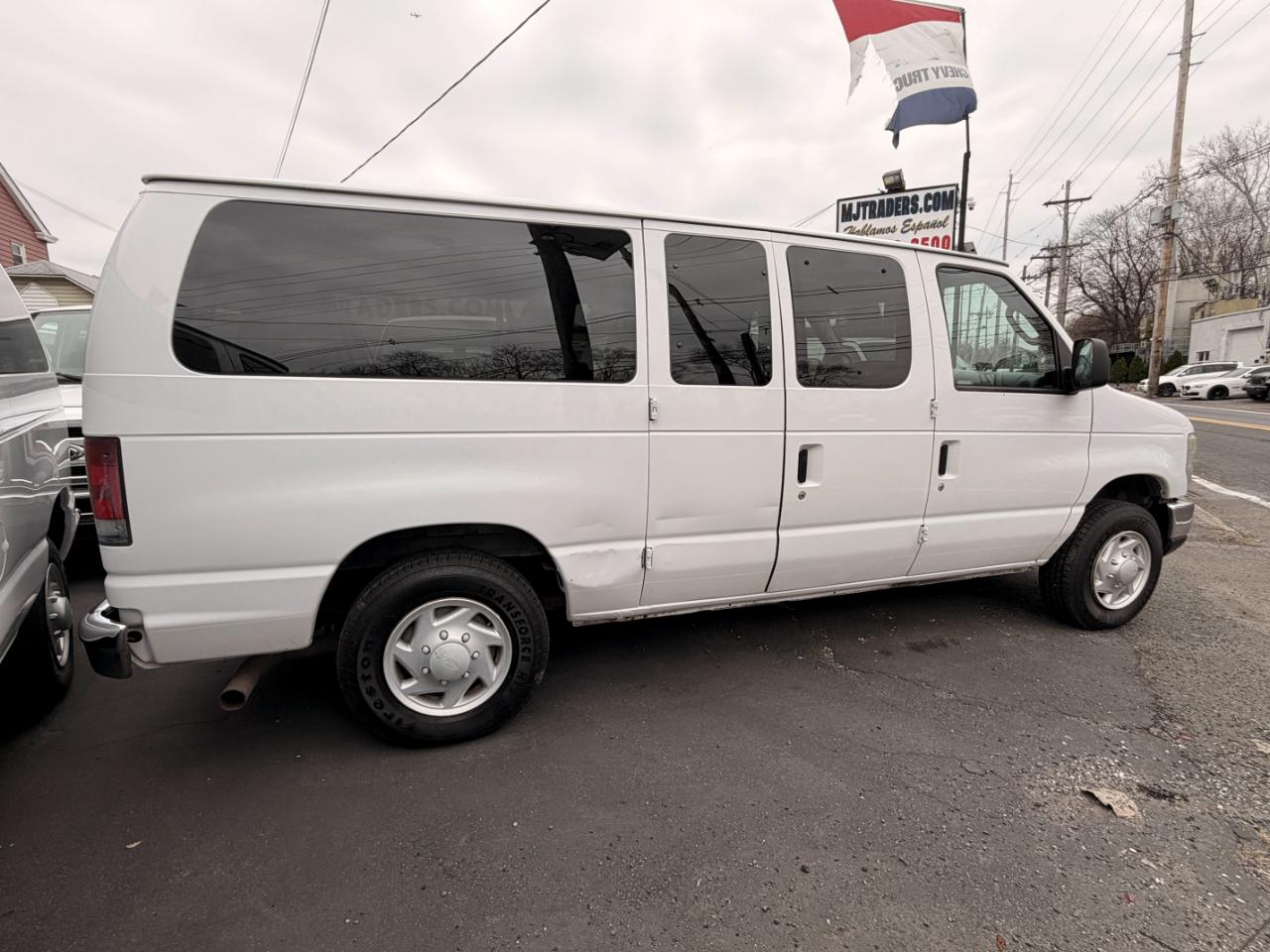 Ford Econoline E-150 XL 2008