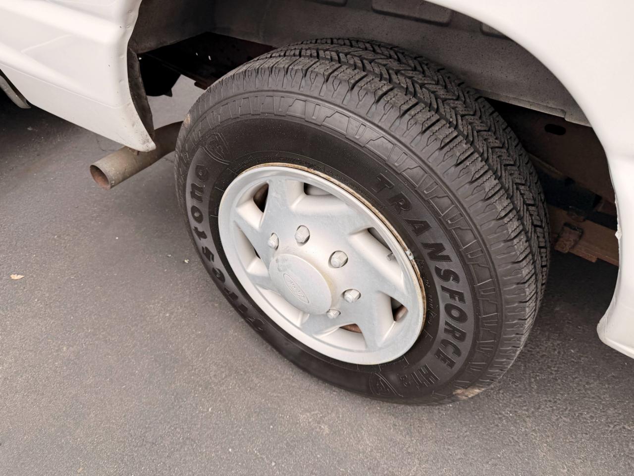 Ford Econoline E-150 XL 2008