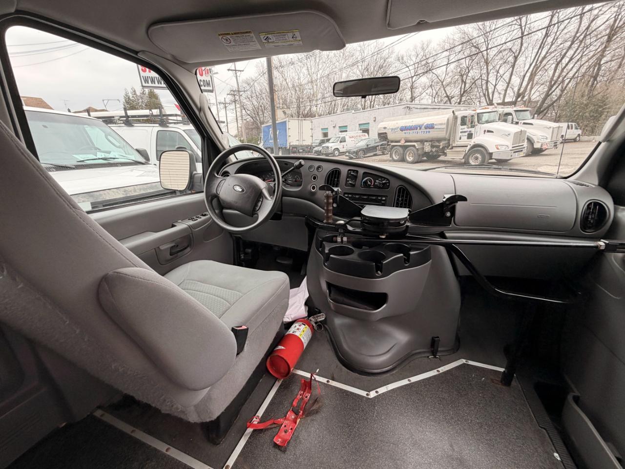 Ford Econoline E-150 XL 2008