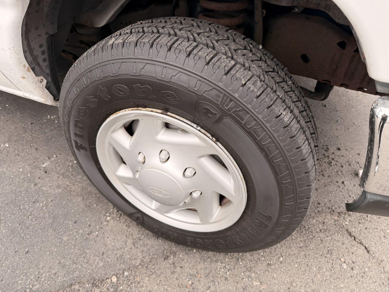 Ford Econoline E-150 XL 2008