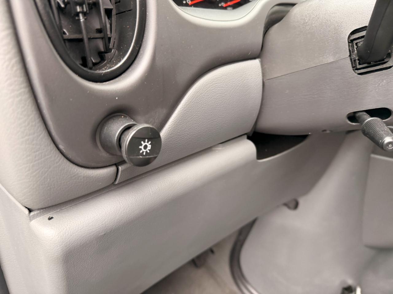 Ford Econoline E-150 XL 2008